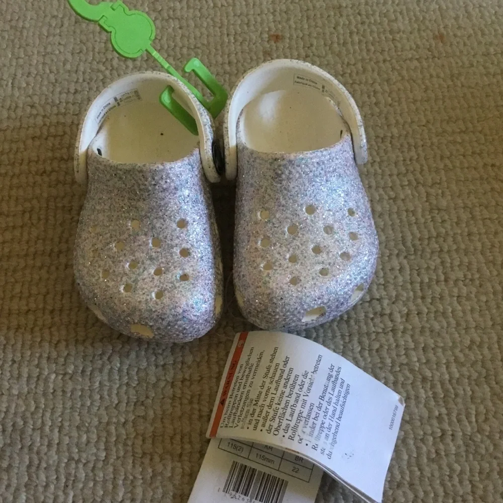 CROCS Kids Glitter Clogs in Pink and White 4C